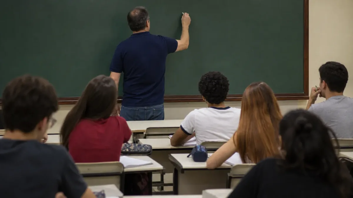 5 erros de português que professor comete