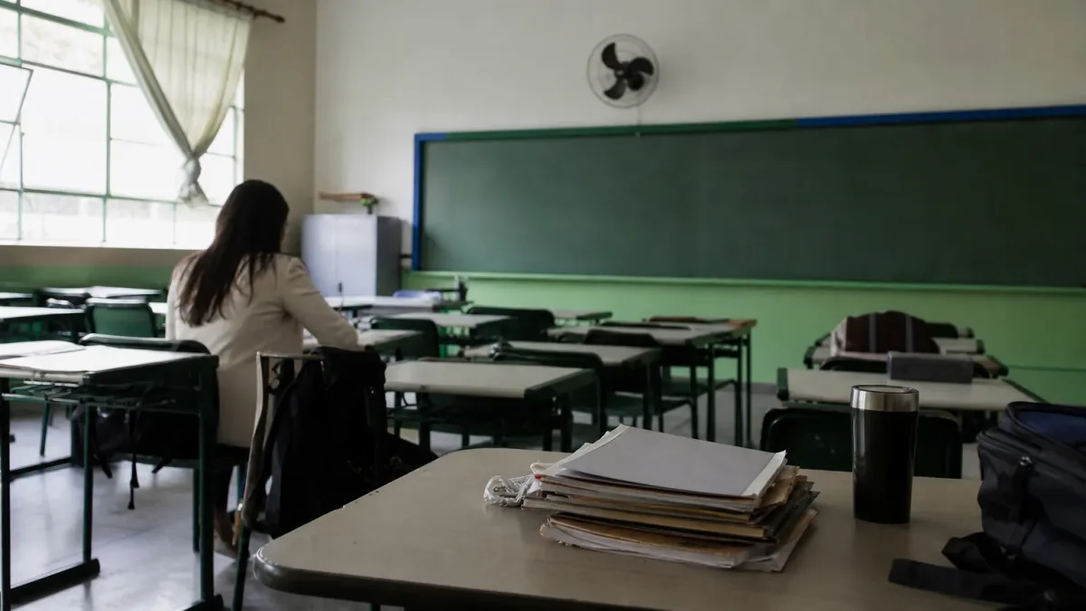 afastamentos por transtornos mentais professores rede estadual SP 2025