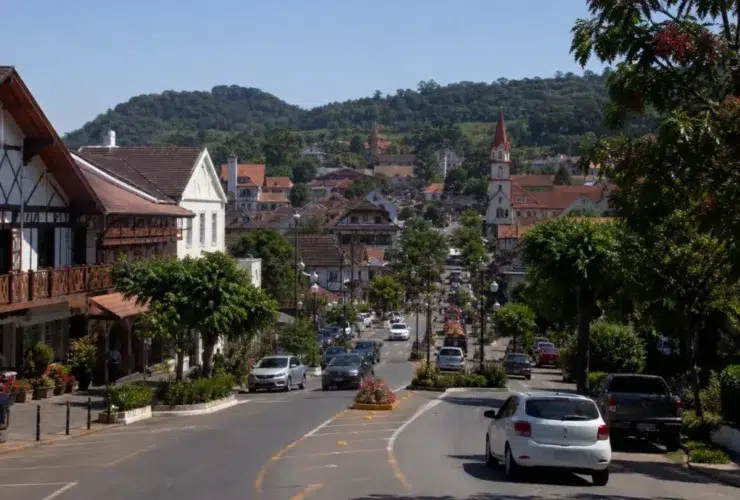chamada pública Prefeitura de Treze Tílias SC 6 vagas salário até R$ 6,5 mil