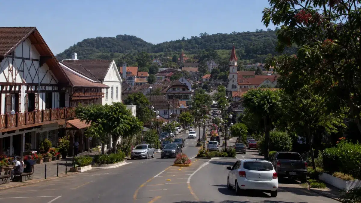 chamada pública Prefeitura de Treze Tílias SC 6 vagas salário até R$ 6,5 mil