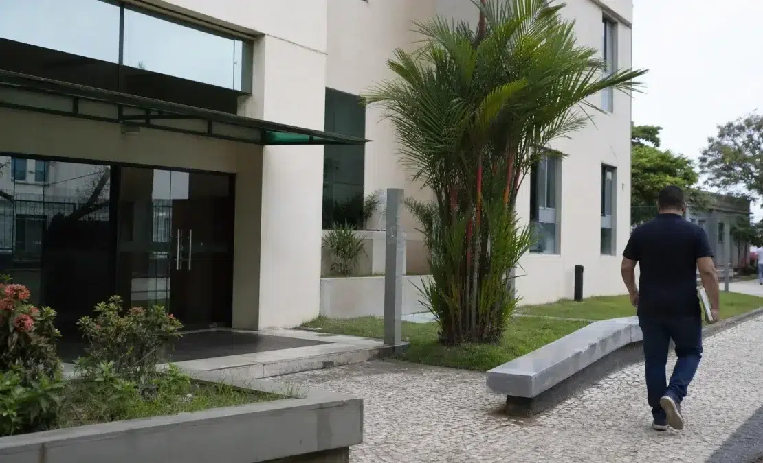 concurso Câmara de Dom Silvério MG 5 vagas salário até R$ 3 mil