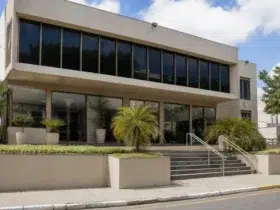 Concurso Câmara de Lambari (MG) paga até R$ 5,5 mil em edital
