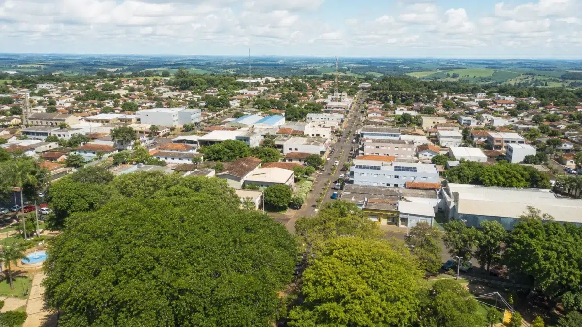 concurso Prefeitura de Florestópolis 46 vagas salário até R$ 15,3 mil