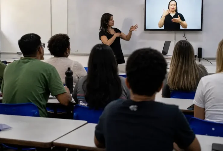 curso gratuito Literatura Infantil em Libras INES