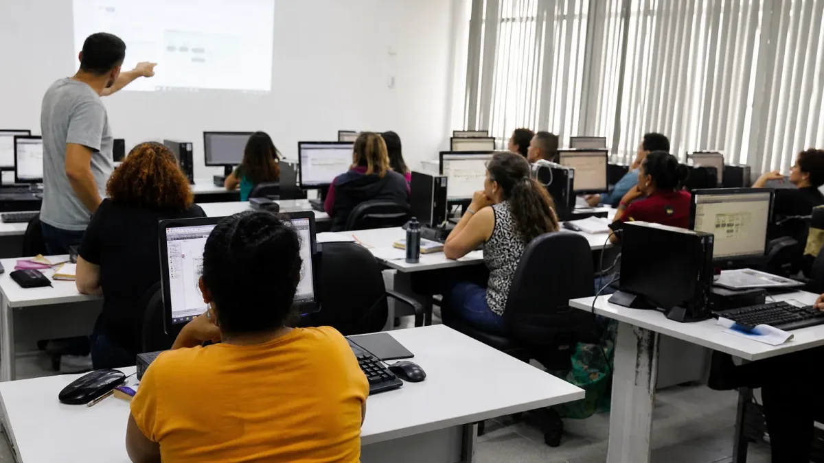 curso gratuito Petrobras com bolsa até R$ 858