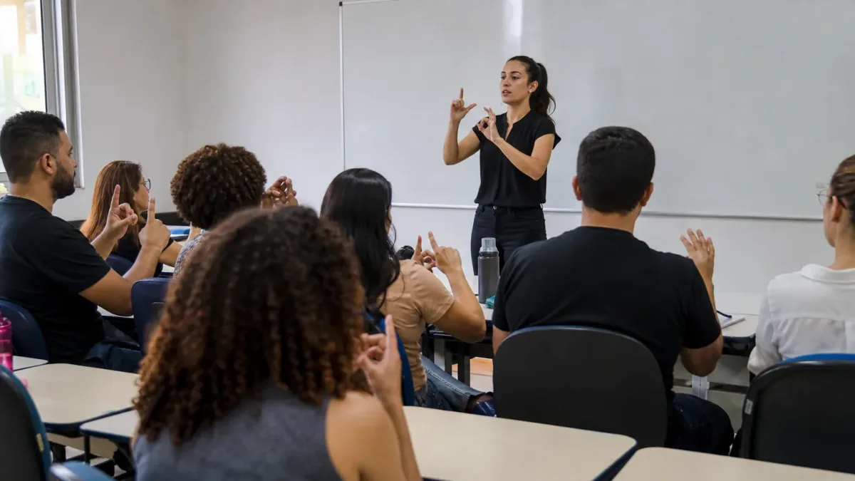 curso gratuito UFPR Licenciatura em Letras Libras 2027