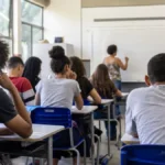 documentários sobre escola pública