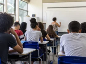 documentários sobre escola pública