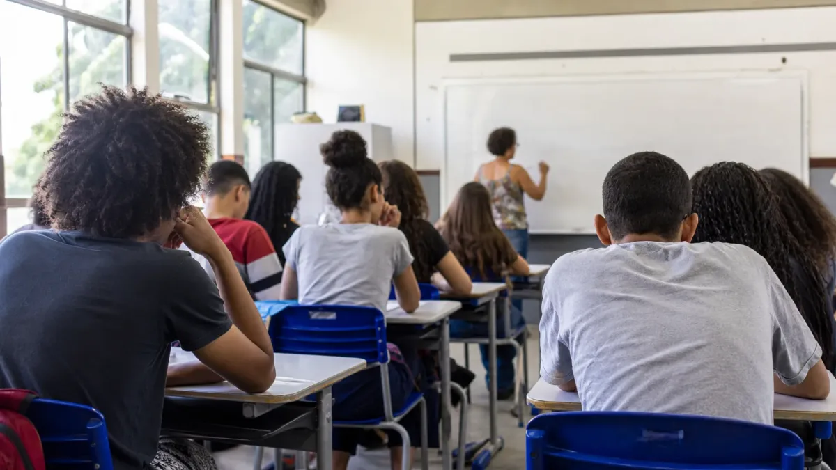 documentários sobre escola pública