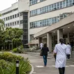 editais HCPA salários até R$ 9,7 mil