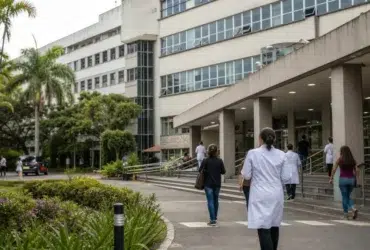 editais HCPA salários até R$ 9,7 mil