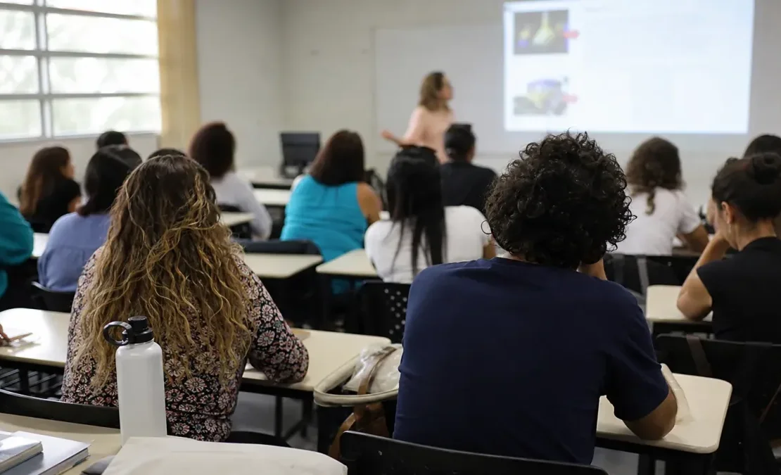 especialização gratuita Práticas de Letramento 2027 IFRJ