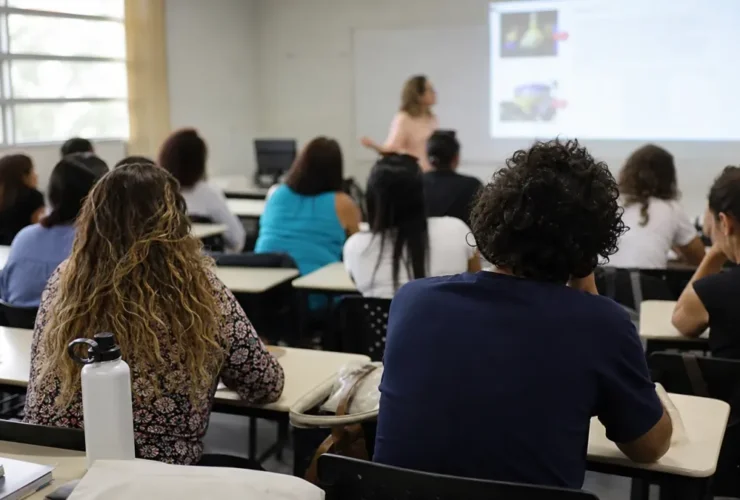 especialização gratuita Práticas de Letramento 2027 IFRJ