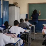 perda de professores qualificados Brasil OCDE 10,3%