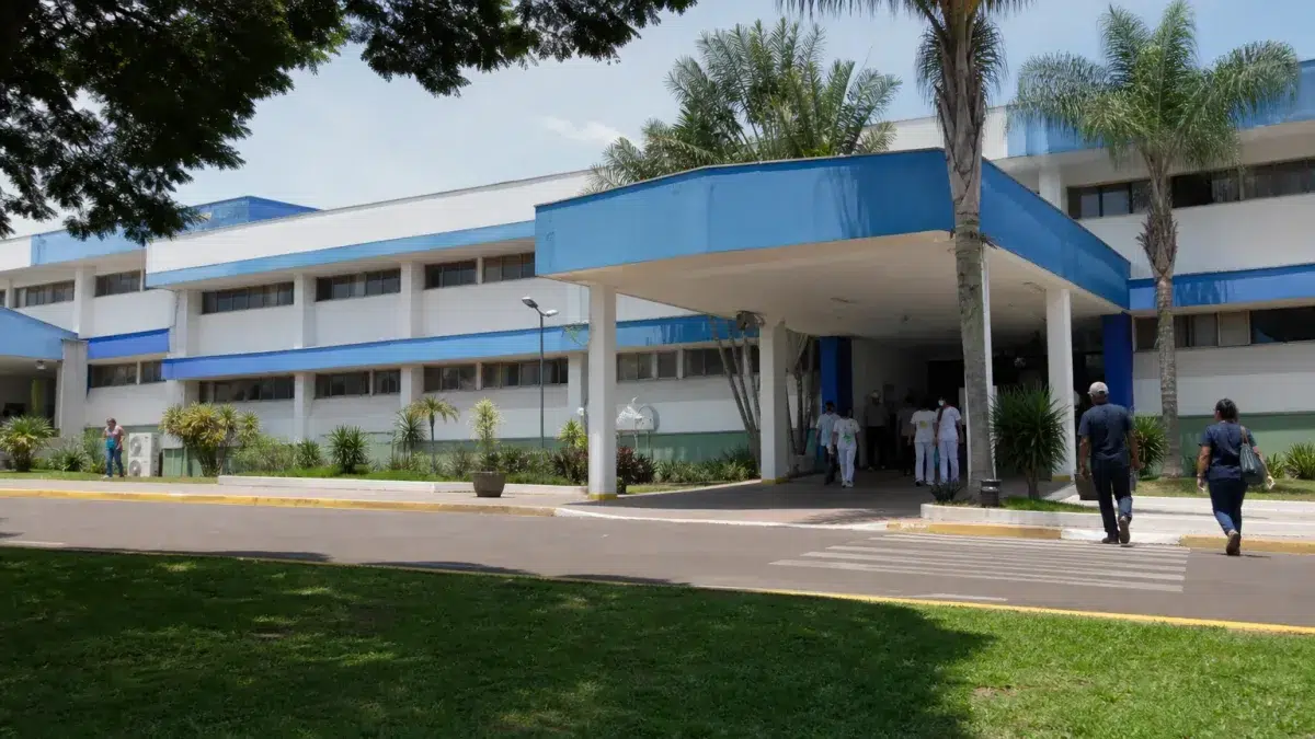 processo seletivo Foz do Iguaçu 18 vagas CR