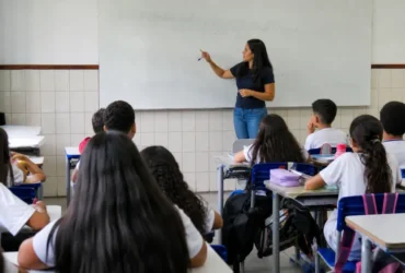 processo seletivo Prefeitura de Flores de Goiás 68 vagas Professor