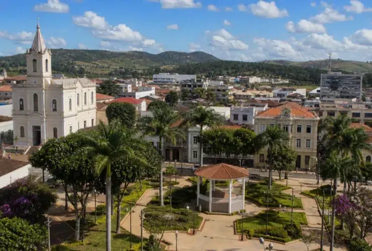 seleção Prefeitura de Formiga (MG) R$ 4,6 mil nível superior