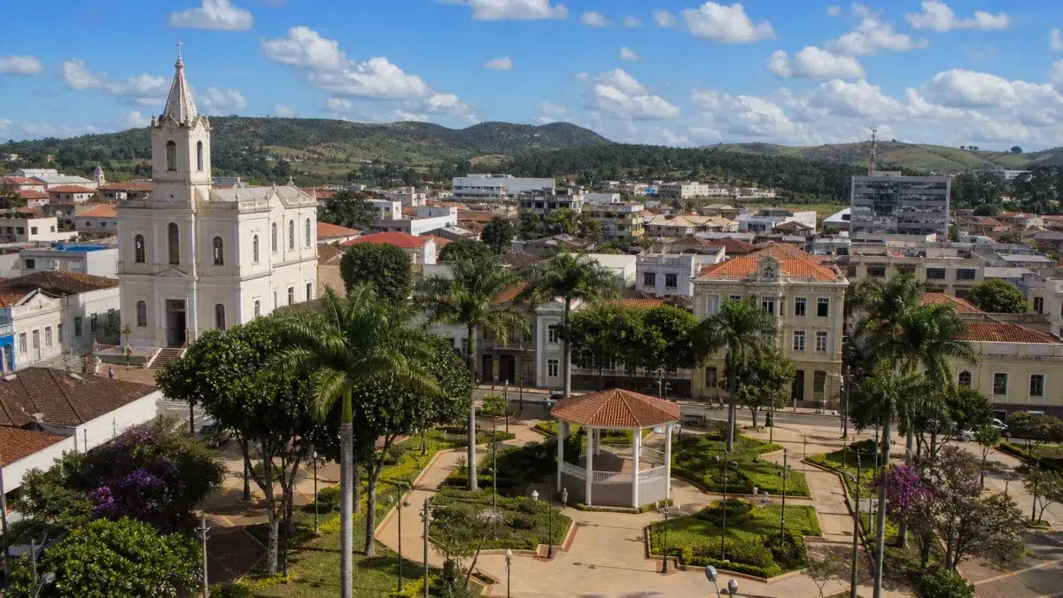seleção Prefeitura de Formiga (MG) R$ 4,6 mil nível superior