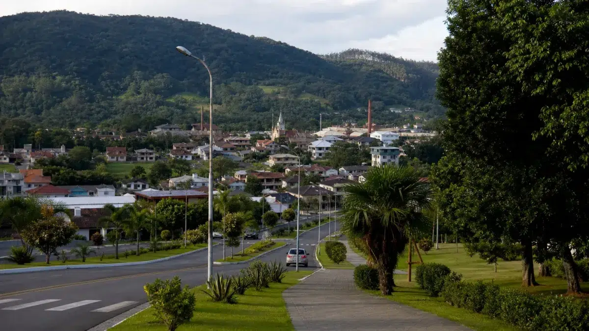 seletivo Prefeitura de Apiúna (SC) até R$ 5,1 mil